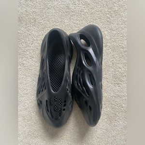 Yeezy foams not sure on authenticity it was a gift